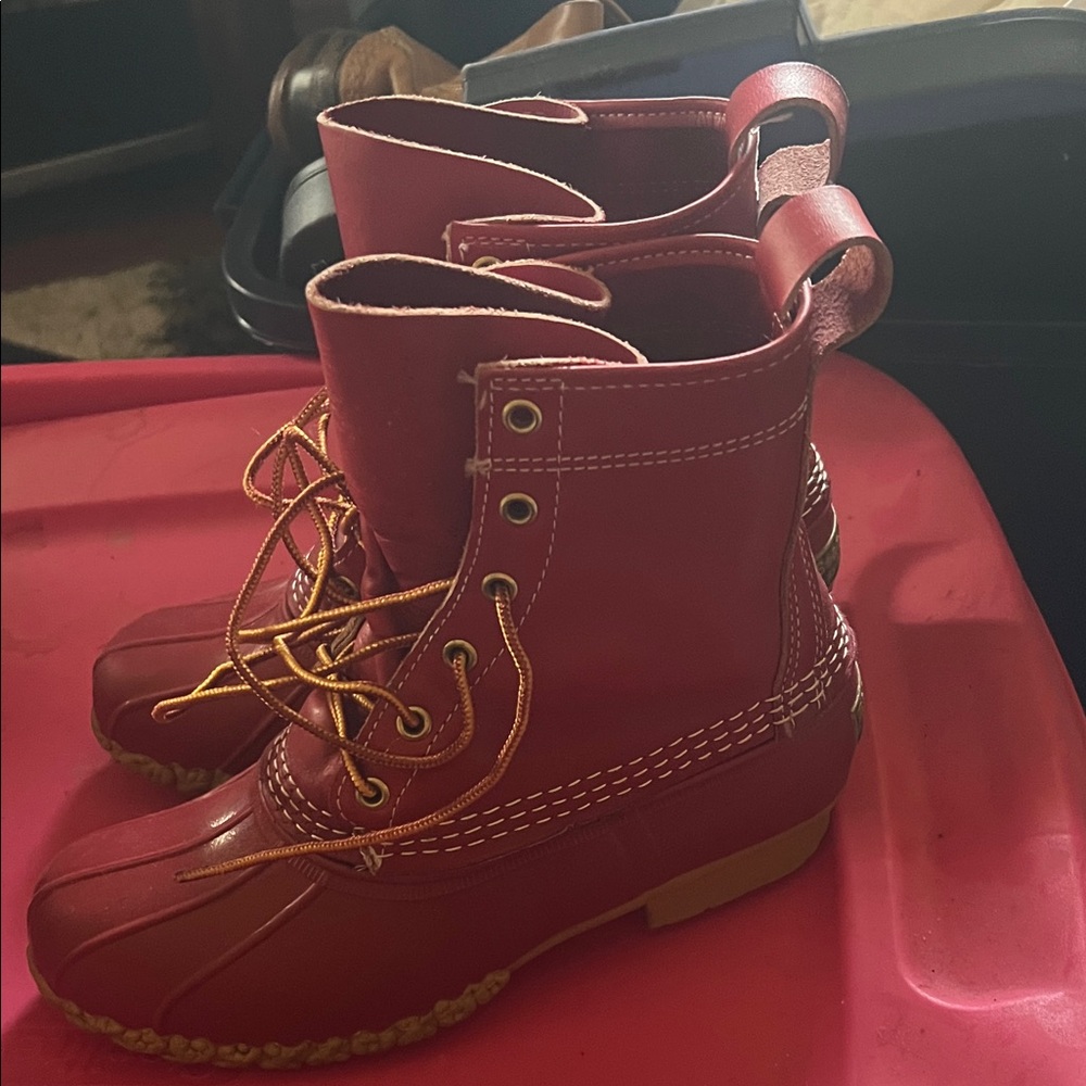 Women’s Red Lace-Up Waterproof Duck Boots